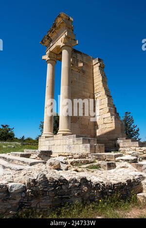 Tempio di Apollo parzialmente restaurato Santuario di Apollon Hylates a Kourion Archaeological Site, Episkopi, Repubblica di Cipro Foto Stock