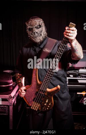 Bassista Slipknot Alessandro 'Alex' Venturella backstage al Download Festival Foto Stock