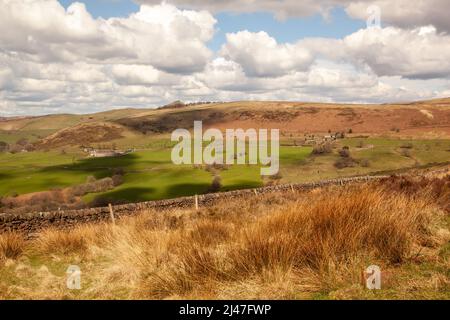Una vista del Peak District dalla gamma di colline Roaches nello Staffordshire Moorlands Inghilterra Foto Stock