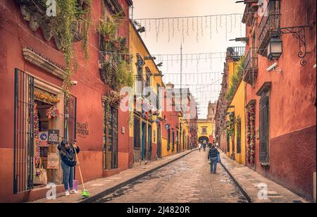 San Miguel de Allende, Messico - Dicembre 21,2012. Strada di San Miguel de Allende, Messico e dettagli architettonici. Foto Stock