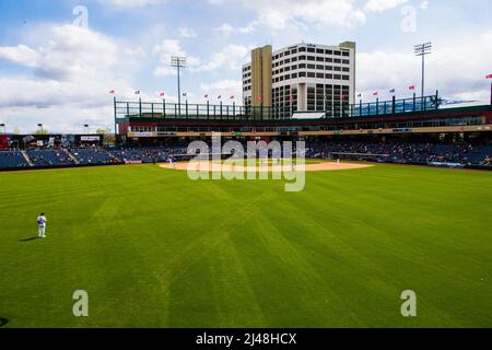 Reno, Stati Uniti. 12th Apr 2022. I tifosi hanno visto la partita di baseball di apertura tra Reno Aces e Sacramento Wild Cats presso il Greater Nevada Field. (Punteggio finale: Reno Aces 11-4 Sacramento Wild Cats). Credit: SOPA Images Limited/Alamy Live News Foto Stock