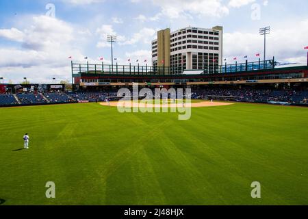 Reno, Stati Uniti. 12th Apr 2022. I tifosi hanno visto la partita di baseball di apertura tra Reno Aces e Sacramento Wild Cats presso il Greater Nevada Field. (Punteggio finale: Reno Aces 11-4 Sacramento Wild Cats). (Foto di Ty o'Neil/SOPA Images/Sipa USA) Credit: Sipa USA/Alamy Live News Foto Stock