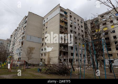 Chernihiv, Ucraina. 06th Apr 2022. Edifici distrutti dai missili russi nella città di Chernihiv, vicino a Kyiv. (Foto di David Peinado/Pacific Press) Credit: Pacific Press Media Production Corp./Alamy Live News Foto Stock