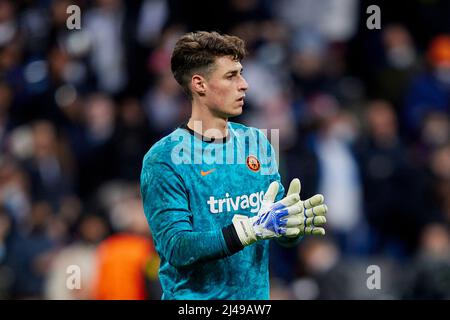 Kepa Arrizabalaga del Chelsea FC durante la partita della UEFA Champions League, Quarter Final, seconda tappa, tra il Real Madrid e il Chelsea FC disputata allo stadio Santiago Bernabeu il 12 aprile 2022 a Madrid, Spagna. (Foto di Ruben Albarran / PRESSINPHOTO) Foto Stock