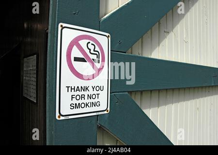 Grazie per non fumatori con i cavalli e recinzioni in Lexington Kentucky KY Foto Stock