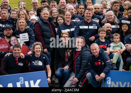 Il team UK si presenta con amici e familiari durante una fotocall per l'Invictus Games Team UK alla Brunel University, West London, prima della partenza del team per l'Aia. Foto Stock