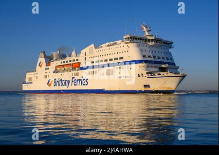 Mont St. Michel è un traghetto cross-channel gestito da Brittany Ferries tra Portsmouth e Caen - Luglio 2020. Foto Stock