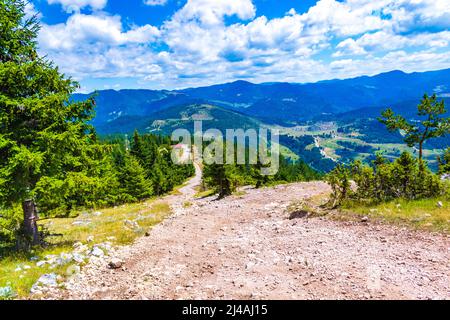 Road and view from-the Eagle's Eye Panoramic site-a favorite tourist attraction in the Western Rhodopes region with Magnificent views to Rhodopes,Rila Foto Stock