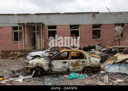 Chernihiv, Ucraina. 06th Apr 2022. (4/6/2022) edifici distrutti dai missili russi nella città di Chernihiv, vicino a Kiev. (Foto di David Peinado/Pacific Press/Sipa USA) Credit: Sipa USA/Alamy Live News Foto Stock