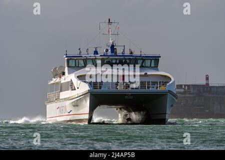 Wight Ryder i è un traghetto passeggeri gestito da Wightlink Ferries attraverso il Solent che collega Portsmouth e Ryde sull'isola di Wight - Settembre 2020. Foto Stock