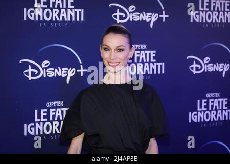 8 aprile 2022, Roma, RM, Italia: Eleonora Abbagnato partecipa alla prima serie televisiva Disney, ''le fate Ignoranti'' di fronte al Teatro dell'Opera di Roma. (Credit Image: © Gennaro Leonardi/Pacific Press via ZUMA Press Wire) Foto Stock