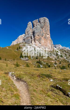 Escursioni intorno a Cinque Torri nelle Dolomiti del Nord Italia, Europa Foto Stock