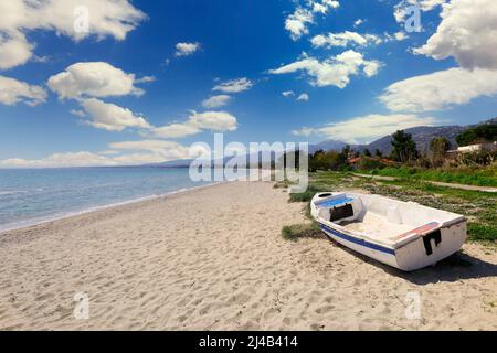 Marathon Beach è una delle più popolari in Attica vicino Atene, Grecia Foto Stock