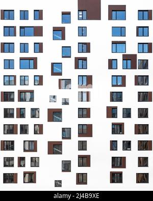 Facciata di un'alta casa residenziale moderna Foto Stock