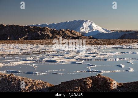 Loving, New Mexico - la United Salt Corporation raccoglie il sale da 2000 acri di letto di lago di sale. Foto Stock