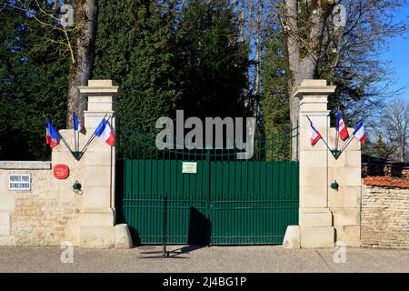 La porta d'ingresso a 'la Boisserie', l'ex casa del presidente francese Charles de Gaulle e della sua famiglia a Colombey-les-Deux-Eglises, Francia Foto Stock