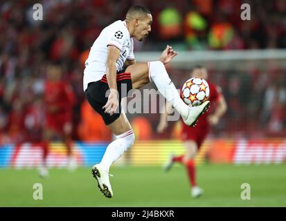 Liverpool, Inghilterra, 13th aprile 2022. Gilberto di Benfica durante la partita della UEFA Champions League ad Anfield, Liverpool. Il credito dell'immagine dovrebbe leggere: Darren Staples / Sportimage Credit: Sportimage/Alamy Live News Foto Stock