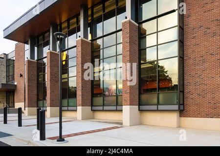 Lawrenceville Arts Center nel centro storico di Lawrenceville, Georgia, sulla piazza della città. (USA) Foto Stock
