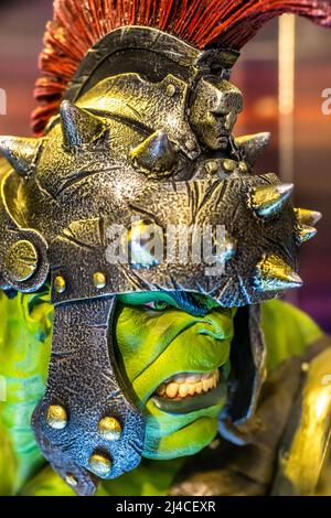 Marvel Heroes Unite - Hulk indossando un abito gladiatore in mostra, Suntec City. Foto Stock