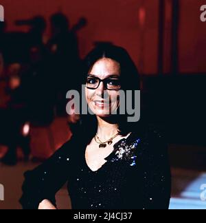 Nana Mouskouri, weltweit erfolgreiche griechische Sängerin, im Bild: Portrait von 1983. Nana Mouskouri, cantante greca di successo in tutto il mondo, sulla foto: Ritratto dal 1983. Foto Stock