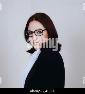 Nana Mouskouri, weltweit erfolgreiche griechische Sängerin, im Bild: Portrait von 1986. Nana Mouskouri, cantante greca di successo in tutto il mondo, sulla foto: Ritratto dal 1986. Foto Stock