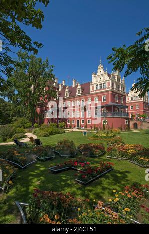 Parco e il nuovo Palazzo Muskau costruito in stile neo-rinascimentale, 1866, Parco del Principe Pueckler a Bad Muskau, alta Lusazia, Sassonia, Germania Foto Stock