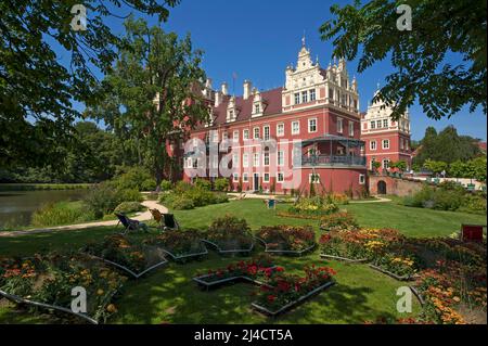 Parco e il nuovo Palazzo Muskau costruito in stile neo-rinascimentale, 1866, Parco del Principe Pueckler a Bad Muskau, alta Lusazia, Sassonia, Germania Foto Stock