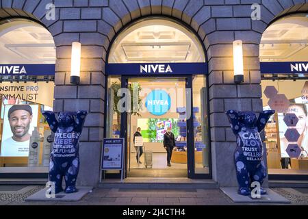 NIVEA Haus, Unter den Linden, Mitte, Berlino, Germania Foto Stock