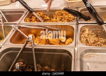 Soft apertura di un ramo di Naya Middle-Eastern food a Moynihan Train Hall a New York Martedì, Aprile 5, 2022. (© Richard B. Levine) Foto Stock