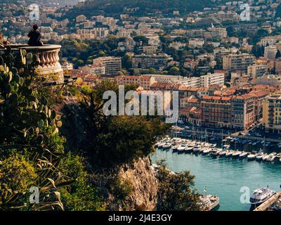 Vista sul porto di Nizza, Port Lympia, Nizza, Costa Azzurra, Francia, Europa - Francia Foto Stock