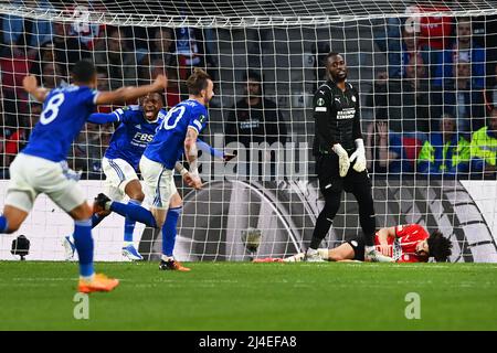 EINDHOVEN - portiere Yvon Msogno, Andre Ramalho dopo il 1-2 per il Leicester FC durante la partita finale della Conference League tra PSV e Leicester City FC allo stadio Phillips il 14 aprile 2022 a Eindhoven, Paesi Bassi. ANP OLAF KRAAK Foto Stock