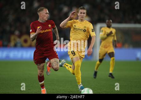 Roma, Italia. 14th Apr 2022. ROMA, ITALIA - 14.04.2022: Durante la finale del quarto trimestre della Lega della Conferenza UEFA, la prima tappa della partita è la FK Bodo/Glimt allo Stadio Olimpico di Roma, il 14 aprile. Credit: Independent Photo Agency/Alamy Live News Foto Stock