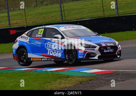 Daniel Lloyd, Hyundai i30N, Btcc torna in azione in preparazione per la stagione di gara 2022, Btcc, British Touring Car Championship, Launch Day A. Foto Stock