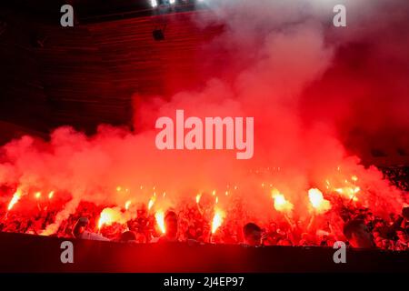 PRAGA, PAESI BASSI - APRILE 14: I fan di Sparta Praga durante le finali del quartiere UEFA Europa League partita tra Slavia Praga e Feyenoord all'Eden Arena il 14 Aprile 2022 a Praga, Paesi Bassi (Foto di Geert van Erven/Orange Pictures) Foto Stock