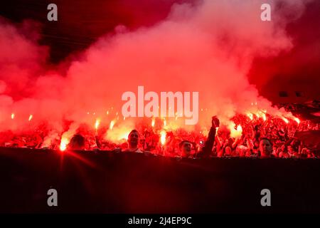 PRAGA, PAESI BASSI - APRILE 14: I fan di Sparta Praga durante le finali del quartiere UEFA Europa League partita tra Slavia Praga e Feyenoord all'Eden Arena il 14 Aprile 2022 a Praga, Paesi Bassi (Foto di Geert van Erven/Orange Pictures) Foto Stock