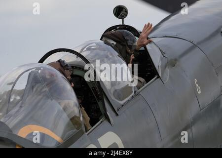 Velivoli compresi i modelli vintage che volano da Lashenden Headcorn. Kent Foto Stock