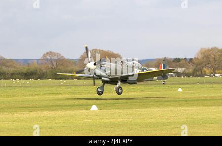 Velivoli compresi i modelli vintage che volano da Lashenden Headcorn. Kent Foto Stock