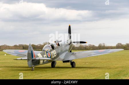 Velivoli compresi i modelli vintage che volano da Lashenden Headcorn. Kent Foto Stock