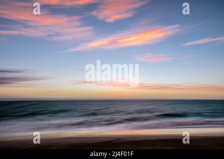 North Coogee spiaggia, tramonto, lunga esposizione Foto Stock