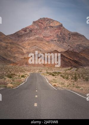 Solitario Death Valley strada Foto Stock