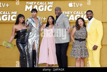 ELISA Johnson, EJ Johnson, cookie Johnson, Magic Johnson, Lisa Johnson e Andre Johnson al ÔThey Call Me MagicÕ Screening tenuto al Regency Village Theatre il 14 aprile 2022 a Westwood, CA. © Janet Gough / AFF-USA.COM Foto Stock