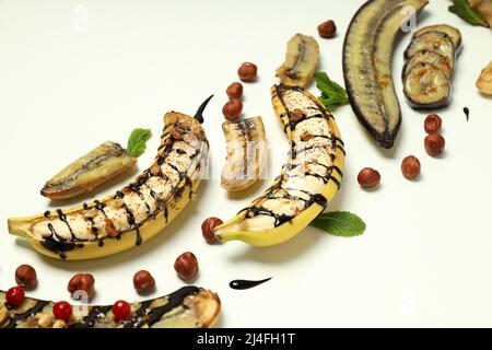 Concetto di gustoso dessert con banana e banana alla griglia Foto Stock