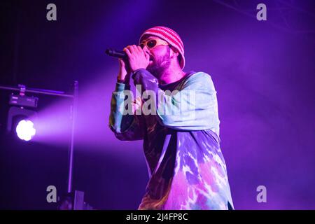 Padova, Italia. 14th Apr 2022. Frah Quintale durante il Frah Quintale alla Hall di Padova 2022, Concerto di Musica della cantante italiana a Padova, Italia, Aprile 14 2022 Credit: Independent Photo Agency/Alamy Live News Foto Stock