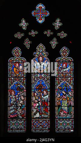 Una vetrata di Frederick Preedy. Scene della vita di Mosè e della Trasfigurazione di Cristo, Chiesa di Santa Maria, Snettisham, Norfolk Foto Stock