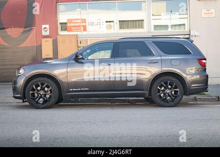 SABADELL, SPAGNA-17 FEBBRAIO 2022: Dodge Durango R/T (terza generazione, WK2) Foto Stock