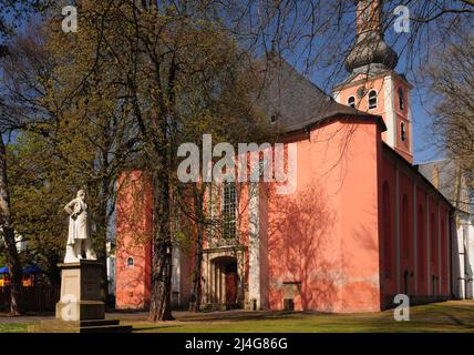 Chiesa gotica Pauluskirche a Bad Kreuznach Renania-Palatina Germania in Una bella Primavera con Un cielo azzurro Foto Stock