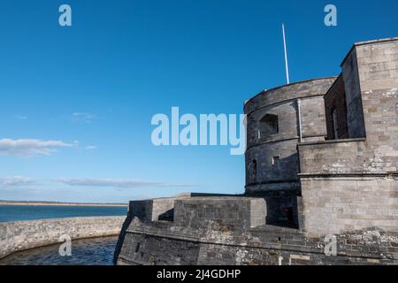 Calshot Castle è un forte d'artiglieria costruito da Enrico VIII sul Calshot Spit Hampshire Inghilterra Foto Stock