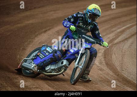 MANCHESTER, REGNO UNITO. APRILE 15th Eli Meadows of Plymouth SWTR Centurions in azione durante la partita della National Development League tra Belle Vue Colts e Plymouth Centurions al National Speedway Stadium di Manchester venerdì 15th aprile 2022. (Credit: Ian Charles | MI News) Credit: MI News & Sport /Alamy Live News Foto Stock