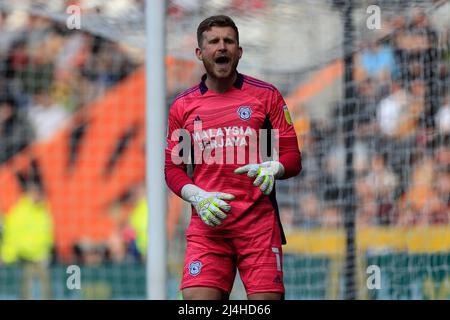 Hull, Regno Unito. 15th Apr 2022. Dillon Phillips #1 di Cardiff City durante la partita a Hull, Regno Unito, il 4/15/2022. (Foto di James Heaton/News Images/Sipa USA) Credit: Sipa USA/Alamy Live News Foto Stock