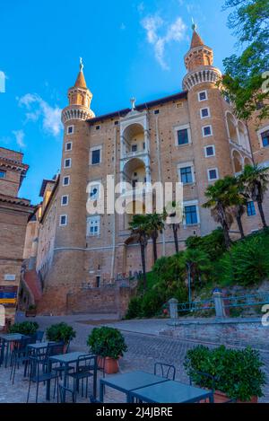 Palazzo Ducale nel comune italiano Urbino. Foto Stock